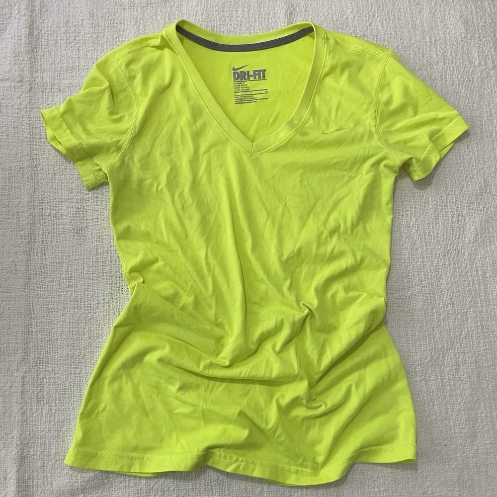 Nike t-Shirt Women's Small Green Dri Fit Short Sleeve Gym Athletic Lightweight